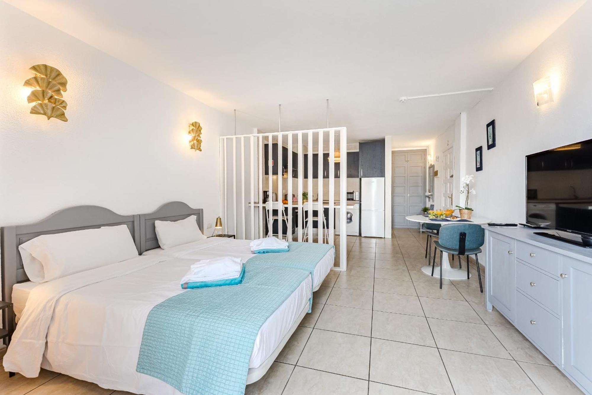 Blue Cristianos By Welcome Tenerife Los Cristianos  Εξωτερικό φωτογραφία