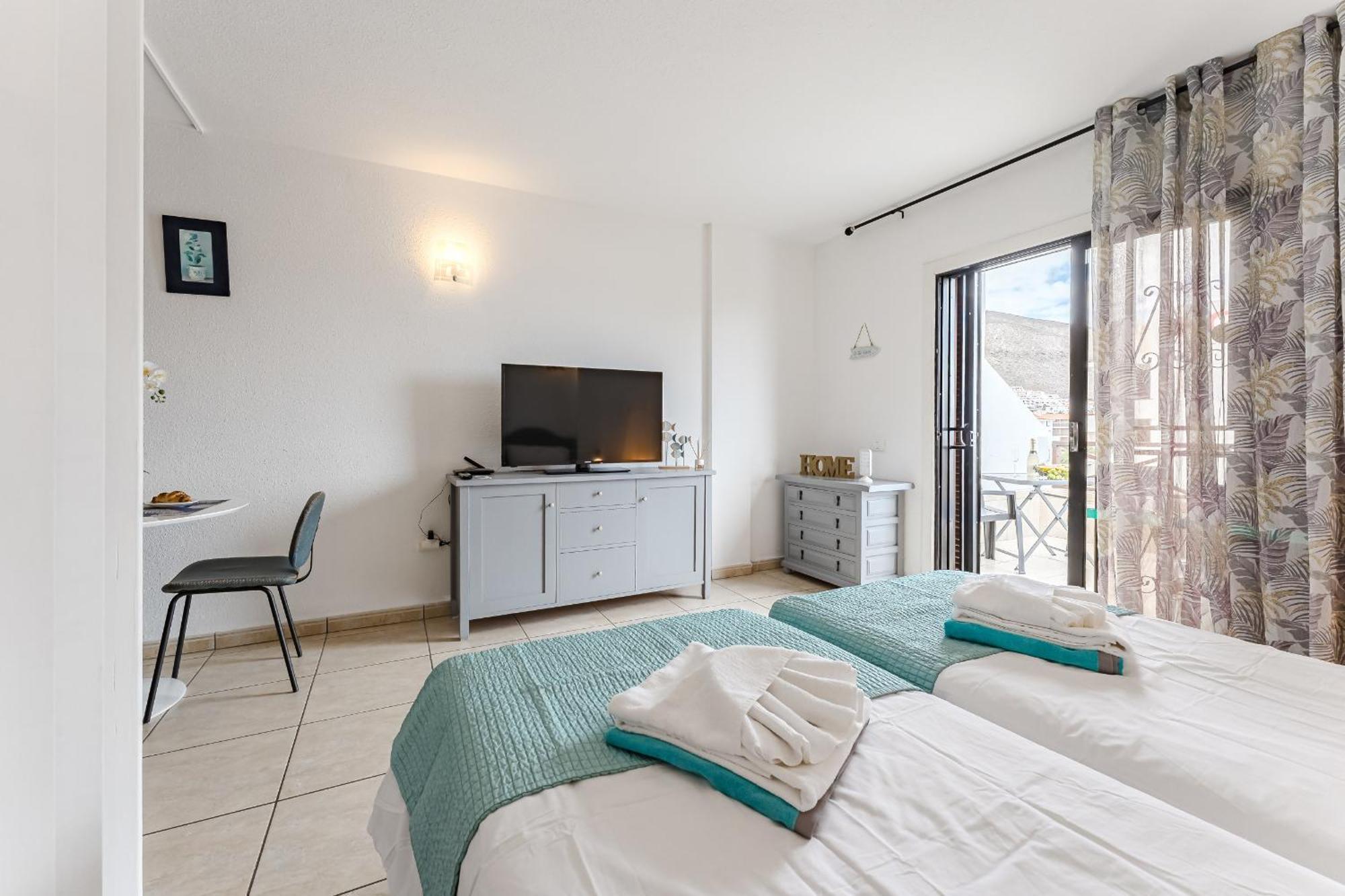 Blue Cristianos By Welcome Tenerife Los Cristianos  Εξωτερικό φωτογραφία