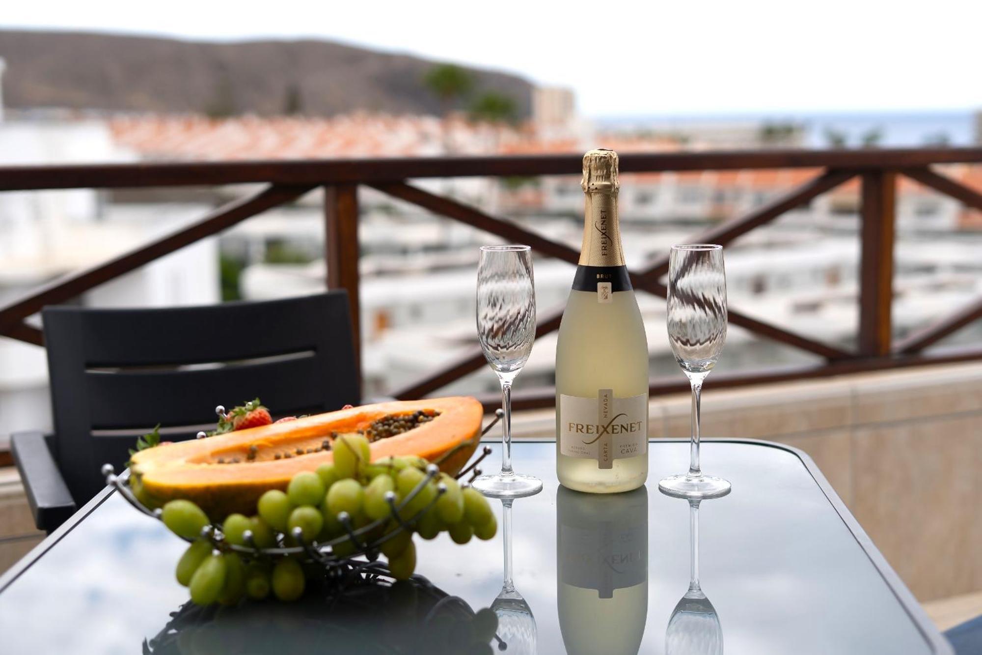 Blue Cristianos By Welcome Tenerife Los Cristianos  Εξωτερικό φωτογραφία